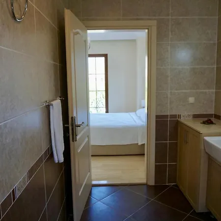 Villa Umut - *